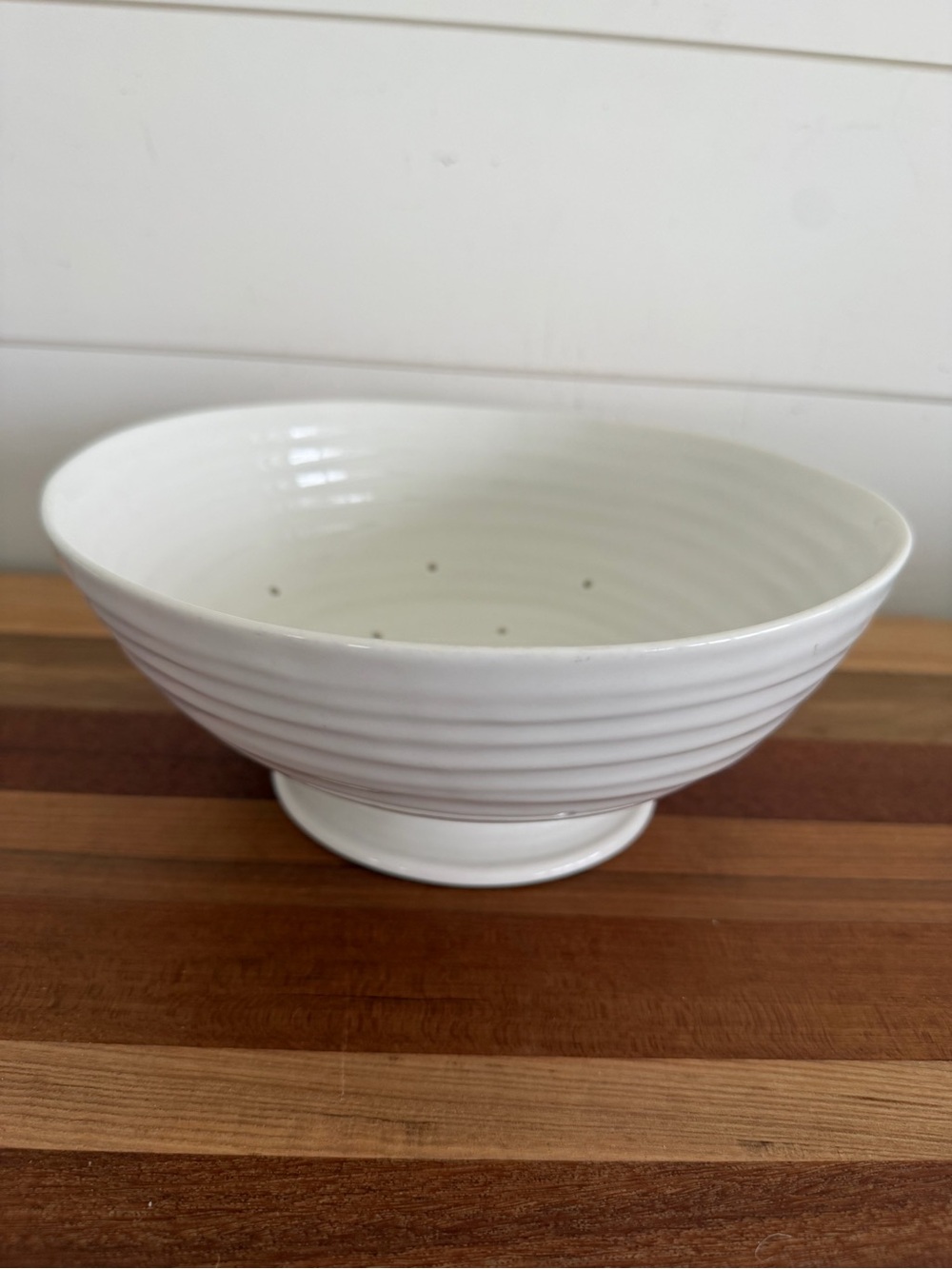Portmeirion Sophie Conran 9” White Footed Drainer